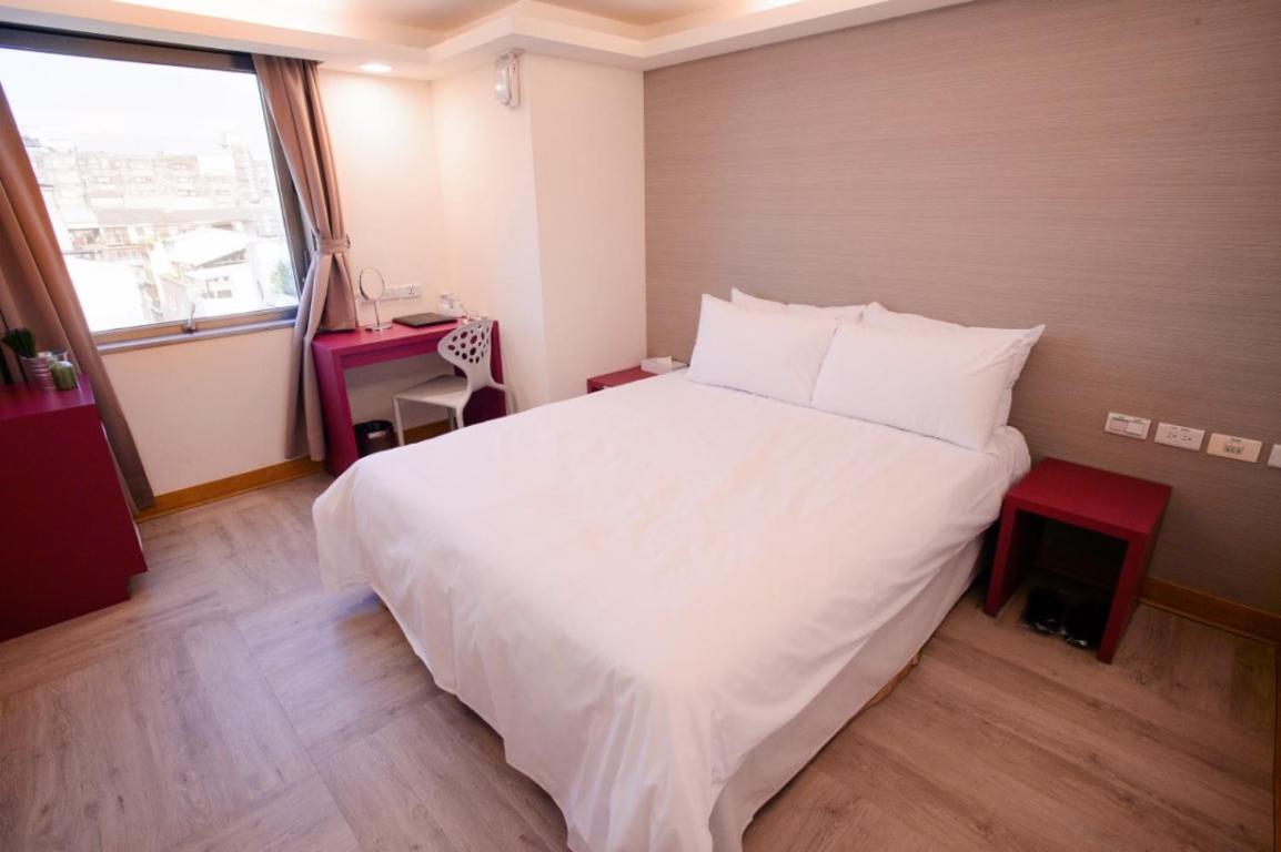 Kiwi Express Hotel - Chenggong Rd Taichung Exterior foto