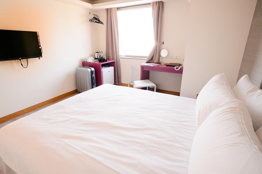 Kiwi Express Hotel - Chenggong Rd Taichung Zimmer foto